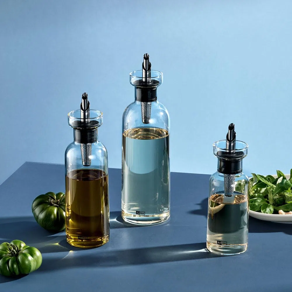 AdHoc BZ82 Ölspender oder Essigspender AromaPour aus Borosilikatglas | elegante Olivenölflasche mit Ausgießer aus Edelstahl | ideal auch für Kürbiskern-Öl oder Essig | luftdicht, 500 ml
