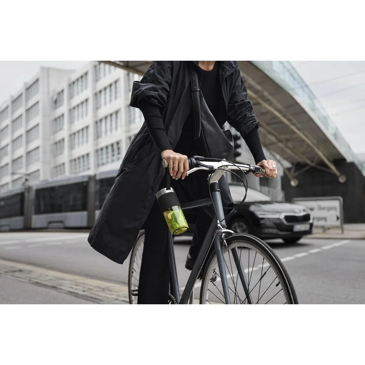 WMF Küchenminis Mix on the go 300 ml, Mini Mixer to go, USB Mixer Smoothie Maker, aufladbarer Personal Blender, tragbarer Mixer für Smoothies, Shakes