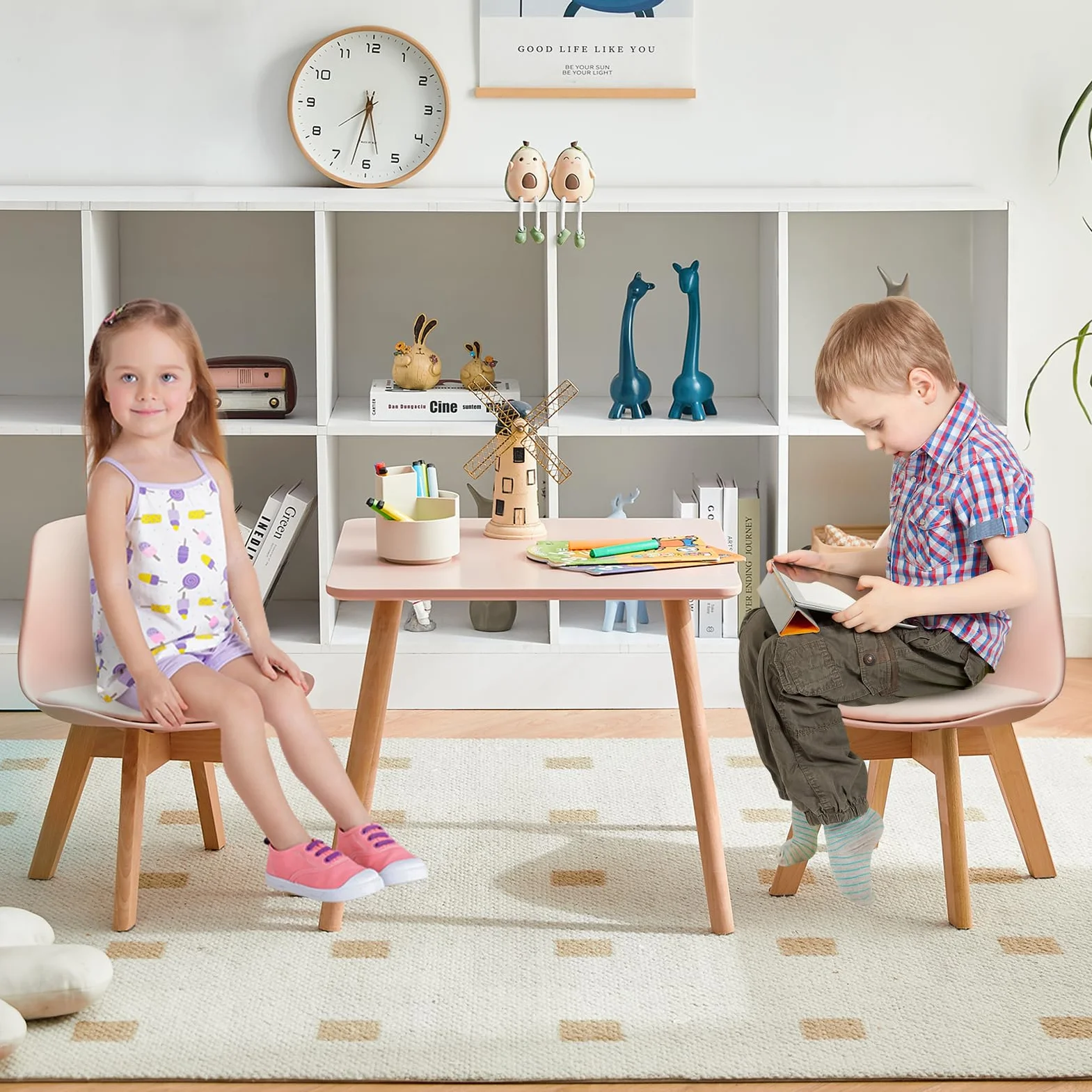 EGGREE Kindertisch mit 2 Stühlen, Kindersitzgruppe, aus FSC nachhaltigem massivem Buchenholz, SGS getestet, 1 bis 6 Jahre Kinder, Kindermöbel für Kinderzimmer, Kindergärten,rosa