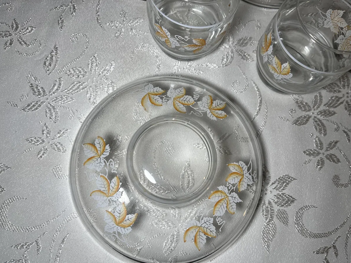 Generisch Vintage Bowle Set mit gelbem Weinblätter Motiven für 5 personen