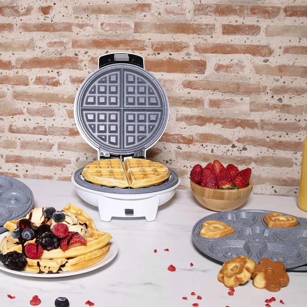 Cecotec Waffeleisen Fun Gofrestone.RockStone Antihaftbeschichtung, 3 austauschbare Platten (Waffeln, Saloons, Muffins) Spülmaschinenfest, 700 W.