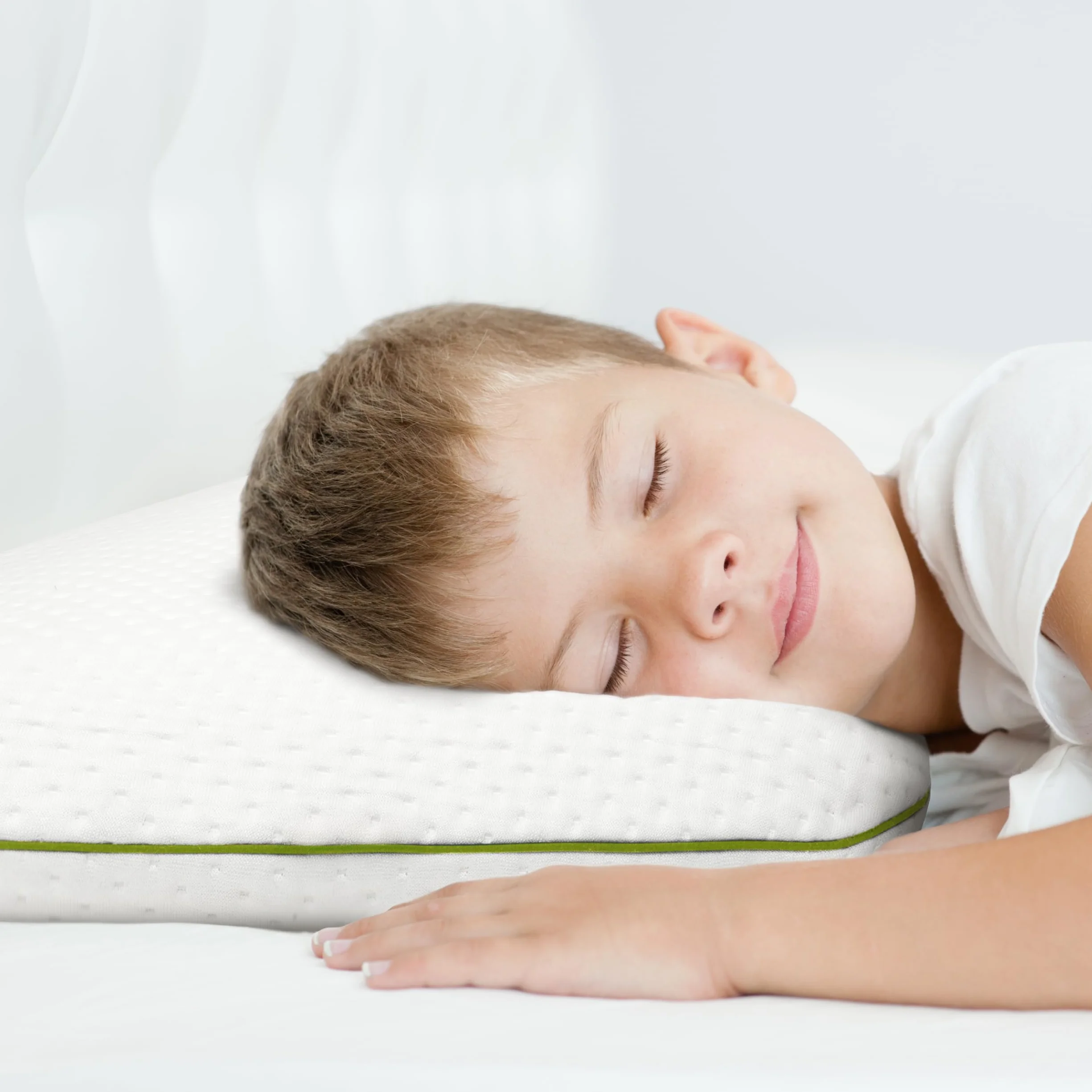 Ferò Kinderkissen 60x40x6 cm aus Tencel Hypoallergen – Für Kinder ab 2 Jahren – Komfort und Sicherheit für einen ruhigen Schlaf – Weicher und atmungsaktiver natürlicher Memory-Schaum Oeko-TEX