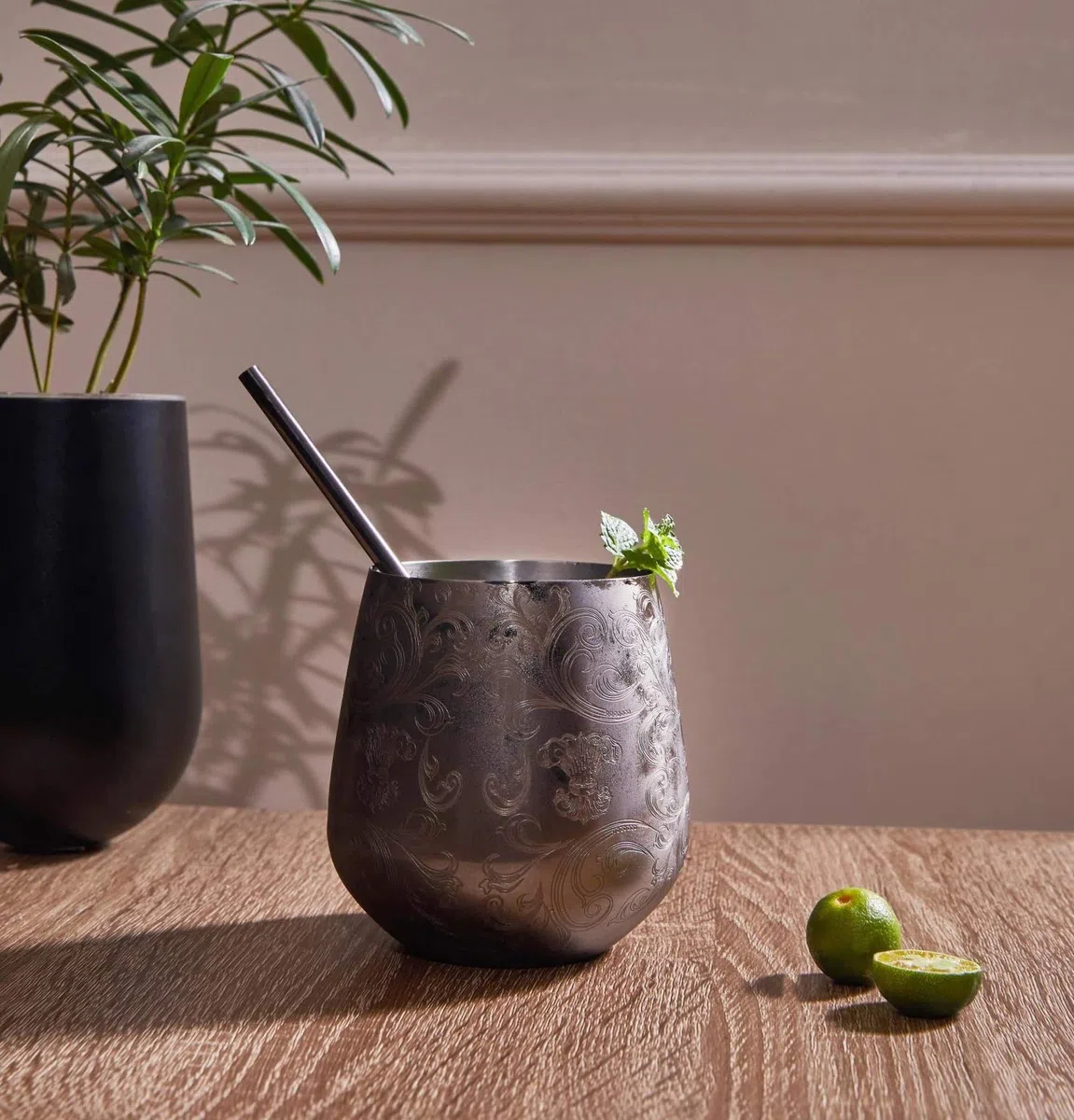 SKY FISH Stiellose Weingläser aus Edelstahl, Geätzte Edelstahl-Gläser, 4 Stück Gin Gläser, 500ml, Handwäsche, Schwarz